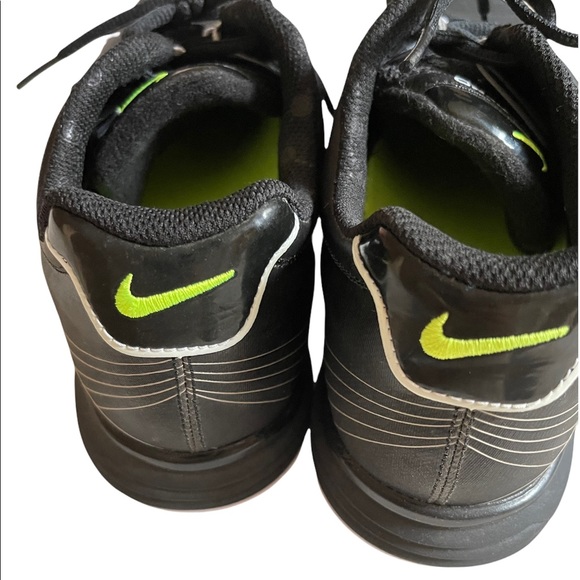 Women’s Nike ortholite  lunar speed, size 10 like new black with a neon stripe - Picture 3 of 6